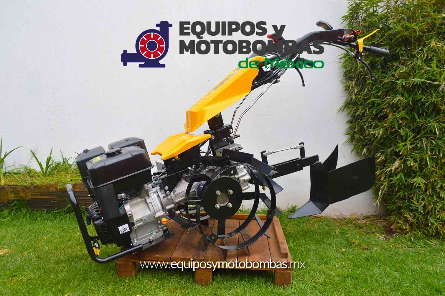 MOTOCULTOR PARAZZINI 15HP CON ARADOR AGRICOLA